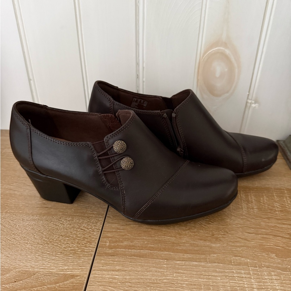 Elegant Brown Women's Heeled Shoes